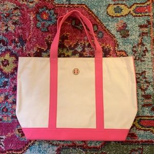 LILLY PULITZER Large “Via” tote bag, brand new never used perfect condition.